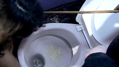 პორნო ტუალეტში